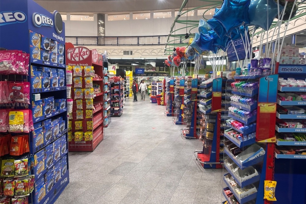 Social Affairs counters panic buying with visible stockpiles in co-ops