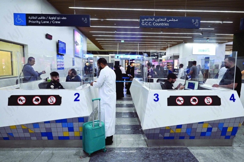 Smooth implementation of Article 18 exit permit; travelers express satisfaction