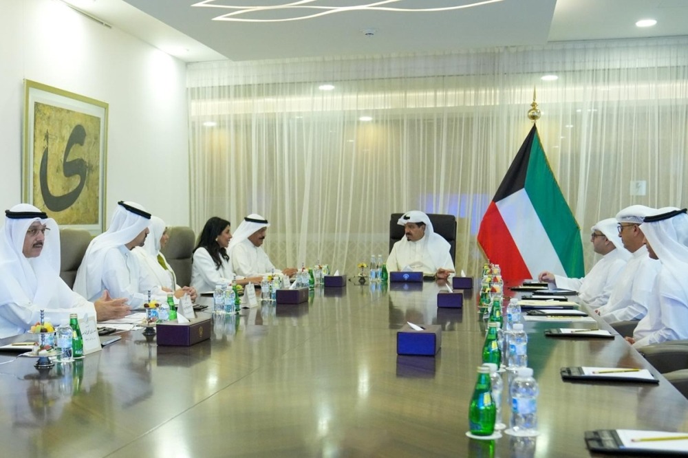 PM chairs meeting to accelerate implementation of development projects
