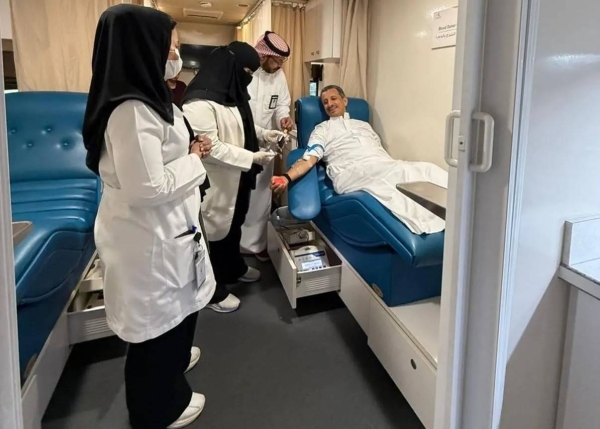 Tourism minister among donors as MoH readies 185 centers across Saudi Arabia for blood donation