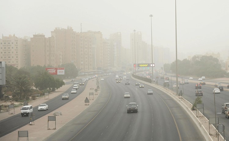 Strong winds to stir dust in Kuwait until Wednesday
