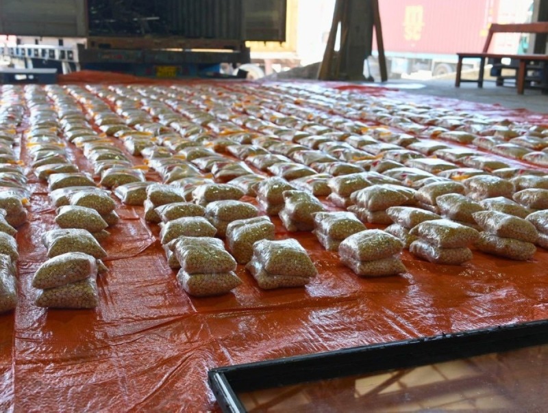 Shuwaikh Customs intercept 2 million Captagon pills hidden in glass panels