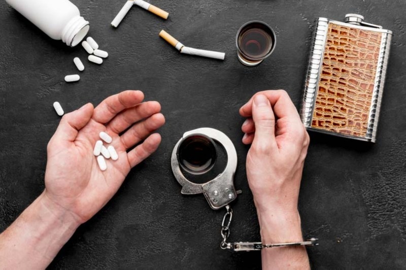 Experts urge licensing private addiction treatment clinics to ease pressure on public centers