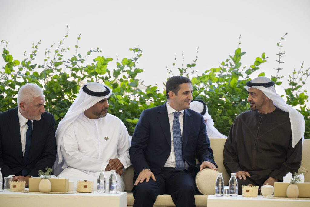 Sheikh Mohamed Receives Message from Azerbaijan President During Talks with Justice Minister – UAE