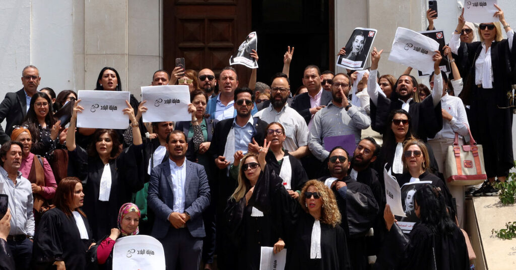 Tunisia frees prominent lawyer Sonia Dahmani, a critic of the president