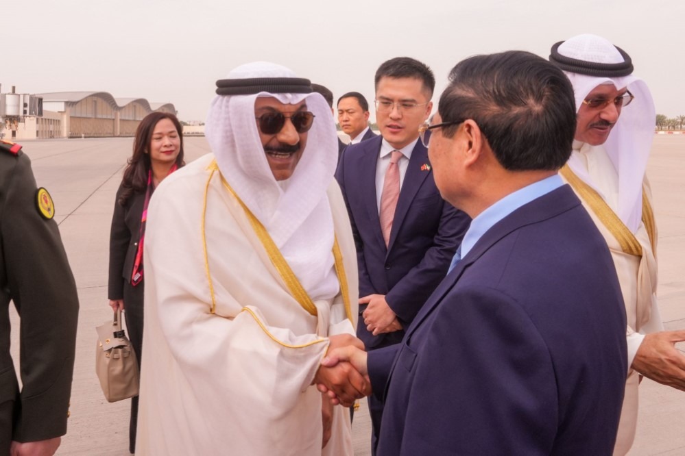 Vietnam PM arrives in Kuwait on official visit