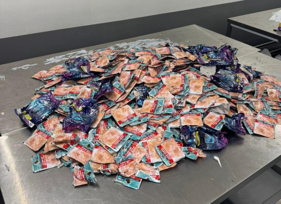 Customs Dept seizes 16 kilos of chewing tobacco at Kuwait International Airport